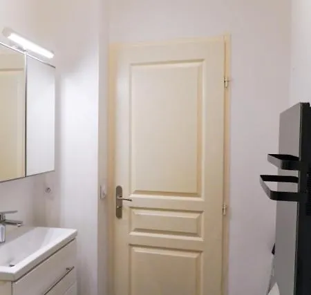 Apartment 3 Pieces - Centre - Climatise